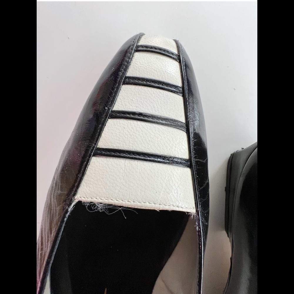 Off-white & black leather flat shoes • modern geo design • from Spain - Picture 5 of 12